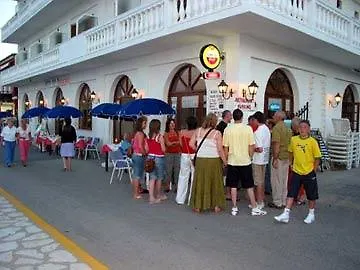 מלון Roda Corfu (city)